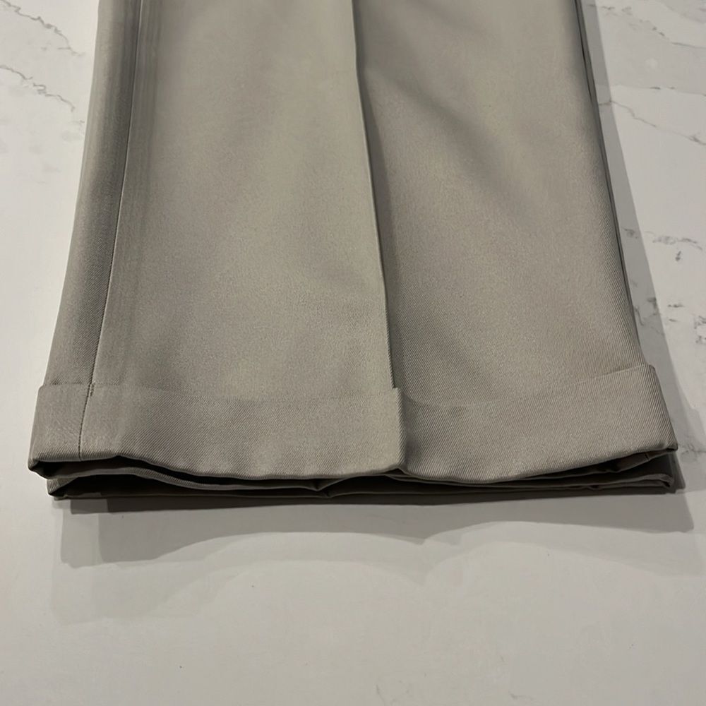 Men's Roundtree & Yorke Easy Care Tan Slacks - Picture 9 of 9